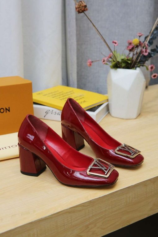 New Arrival L*V Women Shoes 010