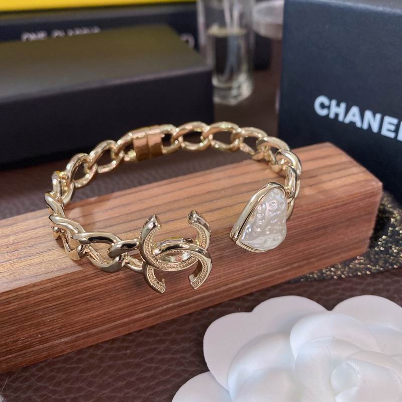 Chanel bracelet 12180102 910677