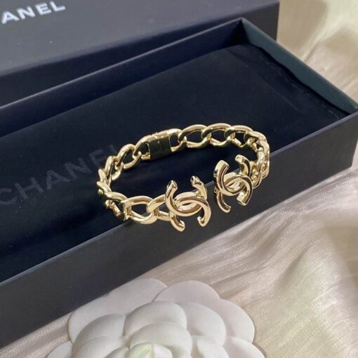 Chanel bracelet 12180202 910686