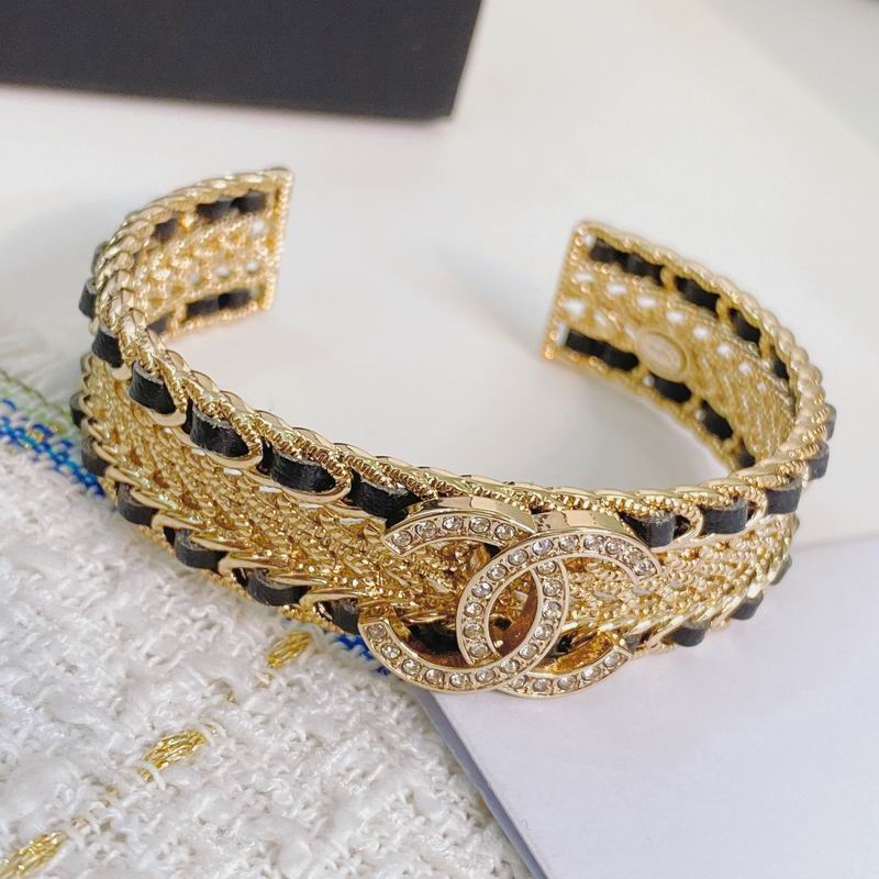 Chanel bracelet 12180902 910732 1