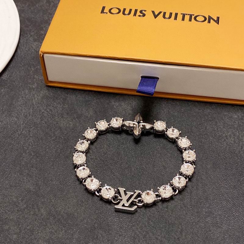 LV bracelet 02cly1102 1024756