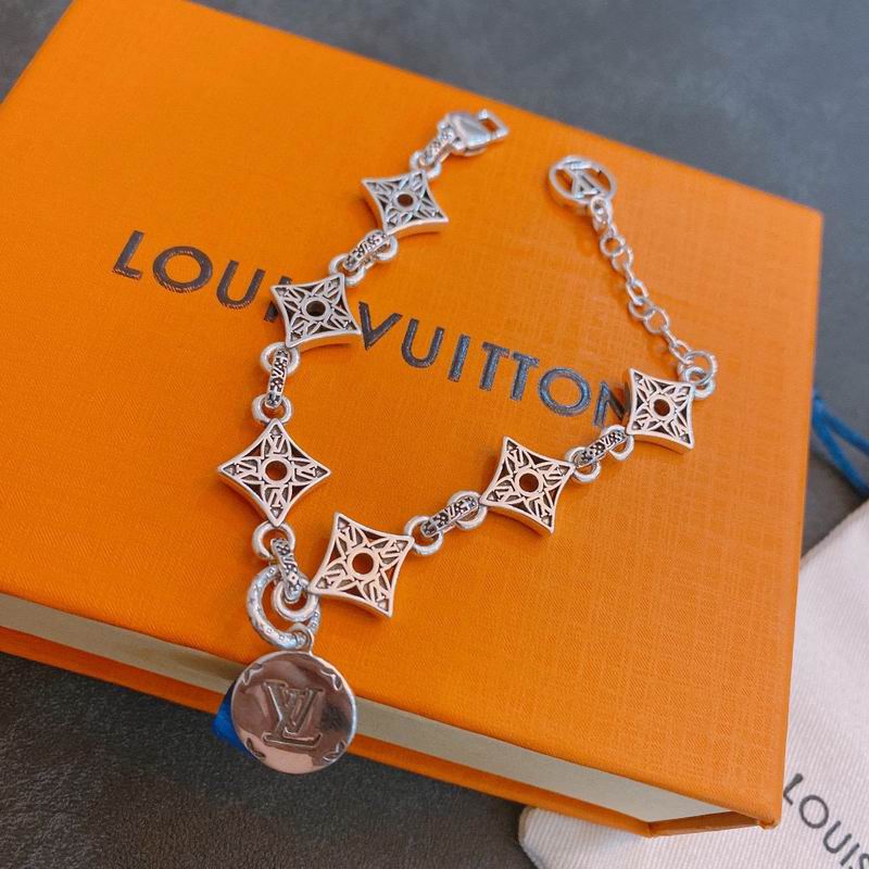 LV bracelet 02cly1306 1024768