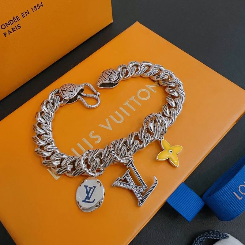 LV bracelet 02cly1505 1024785