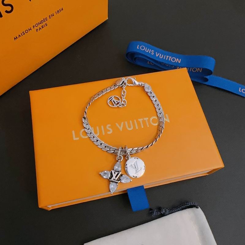 LV bracelet 02cly1601 1024798 1