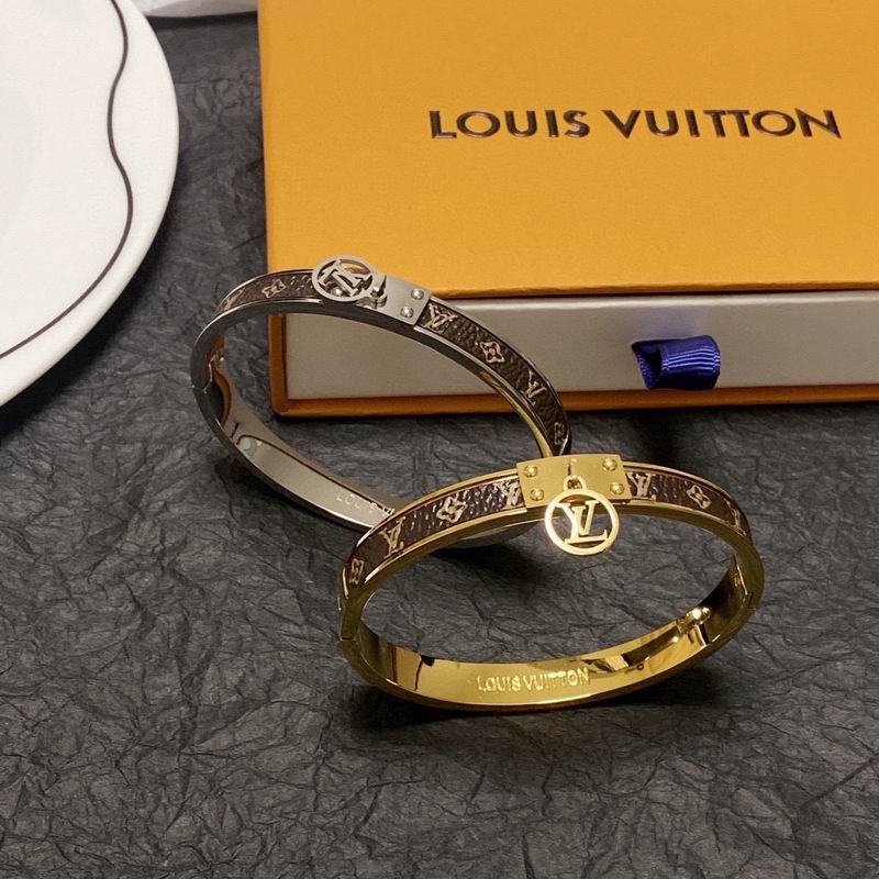 LV bracelet 02cly16505 1017210