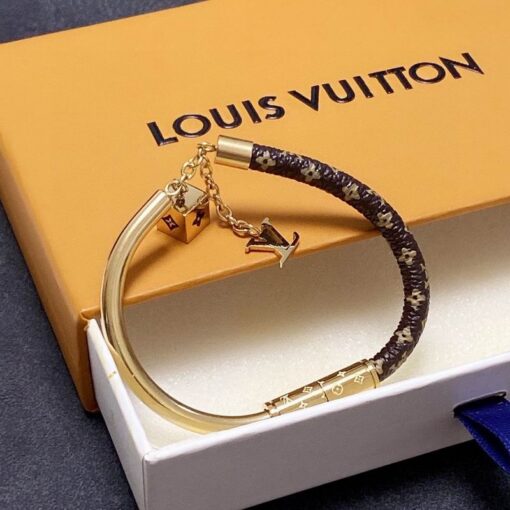 LV bracelet 02cly16602 1017221