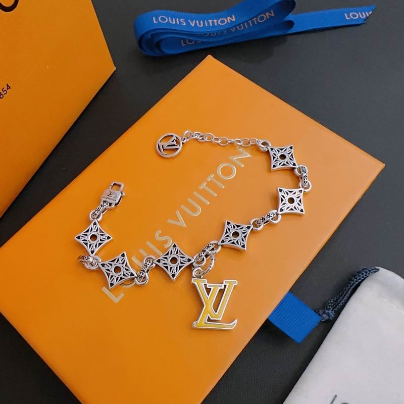 LV bracelet 02cly1802 1024815