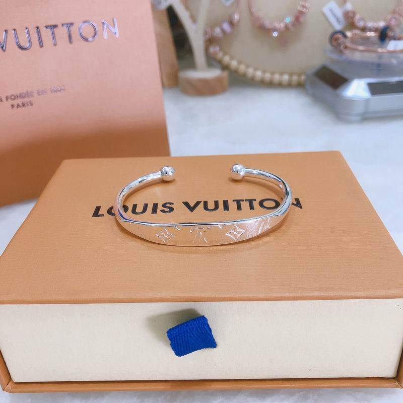 LV bracelet 02cly503 1024700