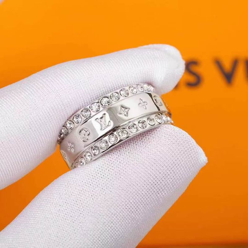 LV ring 02cly2304 1018907