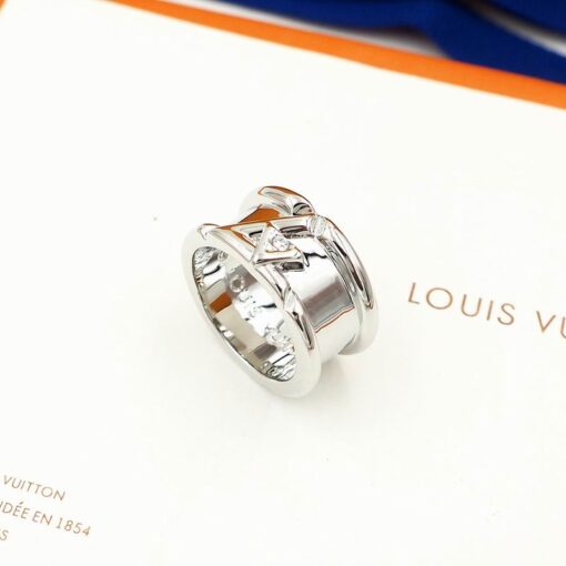 LV ring 02cly2406 1018912