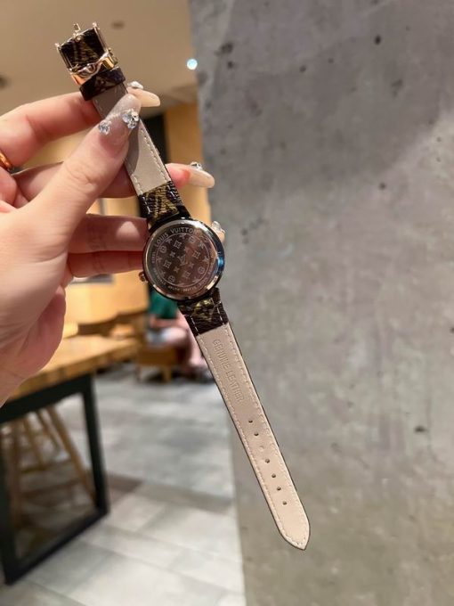 LV watch 101 (6) 1694502