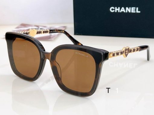 Chanel A95076 54 21 142 a06 1940511