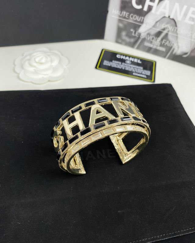 Chanel bracelet 06yxh02 (1) 3049099
