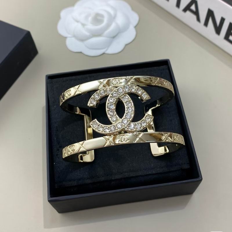 Chanel bracelet 06yxh06 (1) 3049144