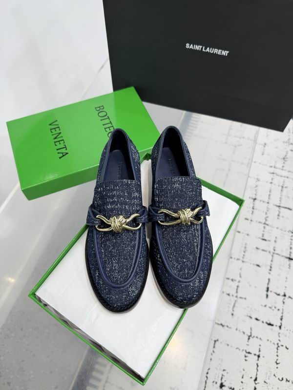 Bottega Veneta sz35 42 mnh0801 (1) 2673339