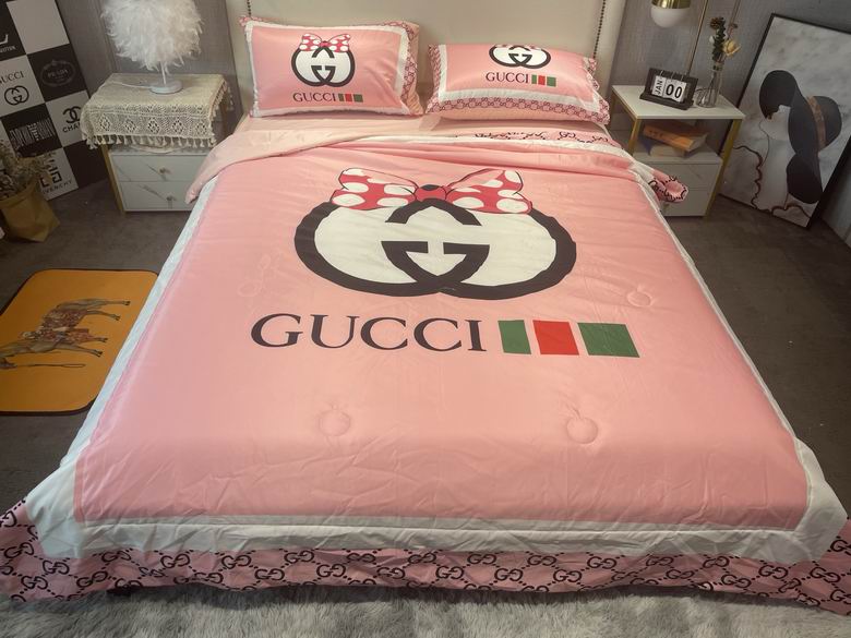 Gucci 2.0x2.3m (4) 3133389