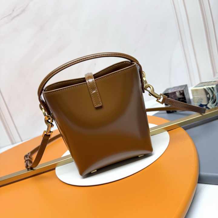 YSL 765870 15x13x6cm 8D72 1978128 YSL 765870 15x13x6cm 8D72 1978128