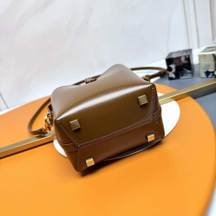 YSL 765870 15x13x6cm 8D77 1978123 YSL 765870 15x13x6cm 8D77 1978123