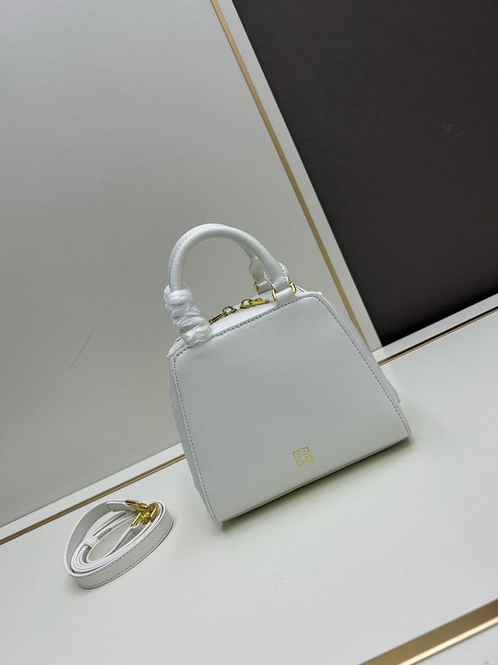 Givenchy Antigona 17x14x11cm ss23 1979498 Givenchy Antigona 17x14x11cm ss23 1979498