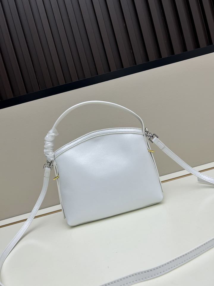 Givenchy Voyou 19x16 5x4cm ss43 1979566 Givenchy Voyou 19x16 5x4cm ss43 1979566