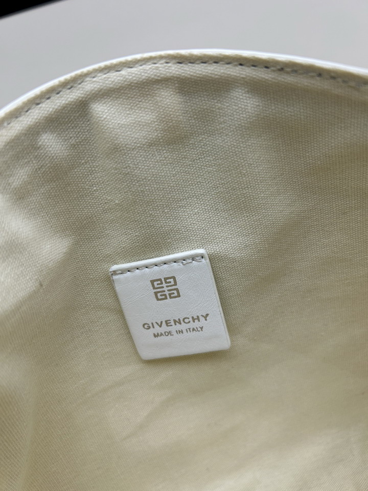 Givenchy Voyou 19x16 5x4cm ss48 1979561 Givenchy Voyou 19x16 5x4cm ss48 1979561