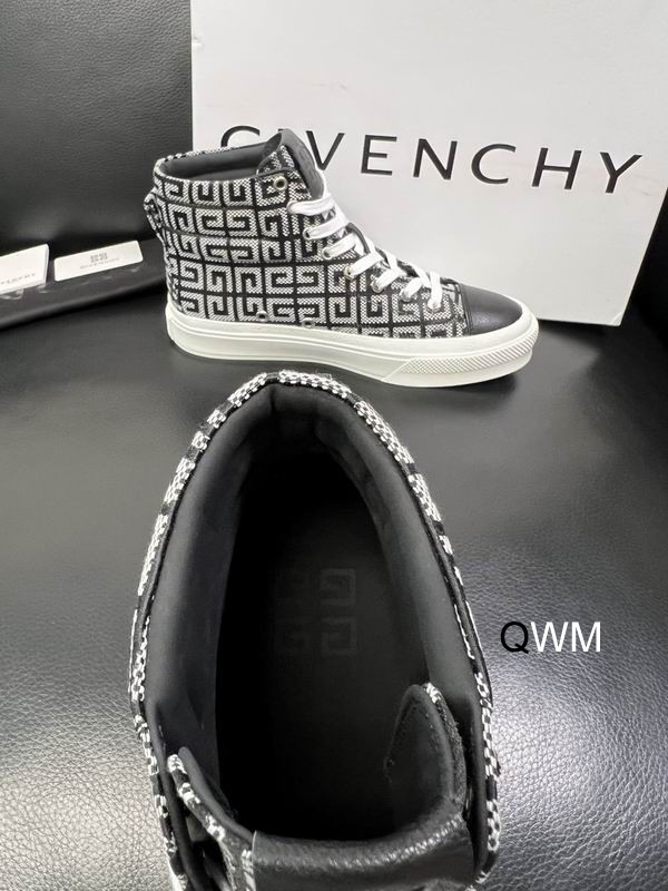 Givenchy sz35 44 WM1002 04 2705677 Givenchy sz35 44 WM1002 04 2705677