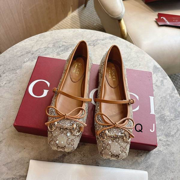 Gucci sz35 40 J1102 01 2721114 Gucci sz35 40 J1102 01 2721114