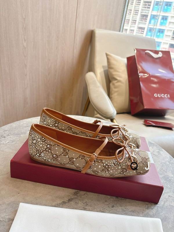 Gucci sz35 40 J1102 02 2721113 Gucci sz35 40 J1102 02 2721113