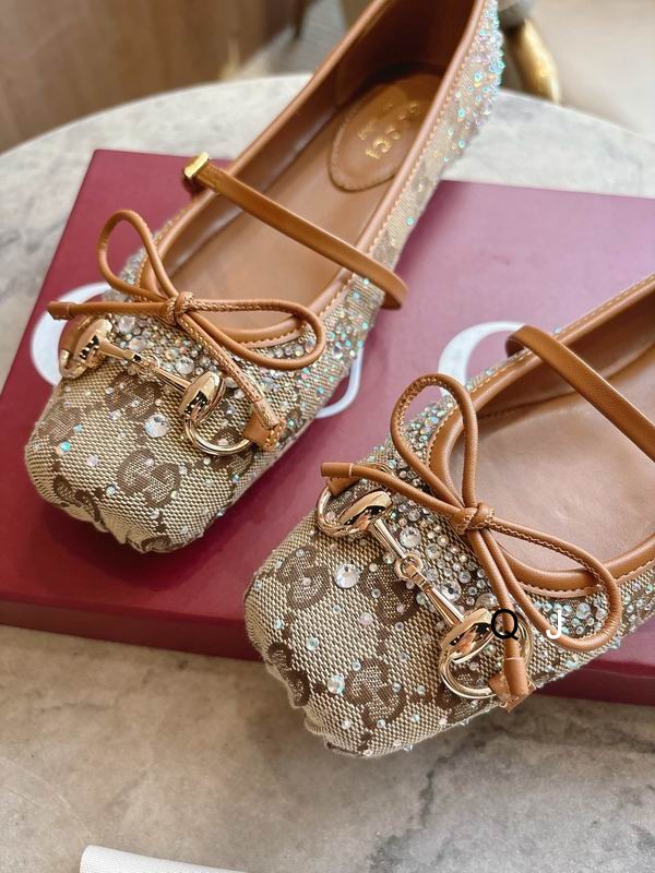 Gucci sz35 40 J1102 03 2721112 Gucci sz35 40 J1102 03 2721112