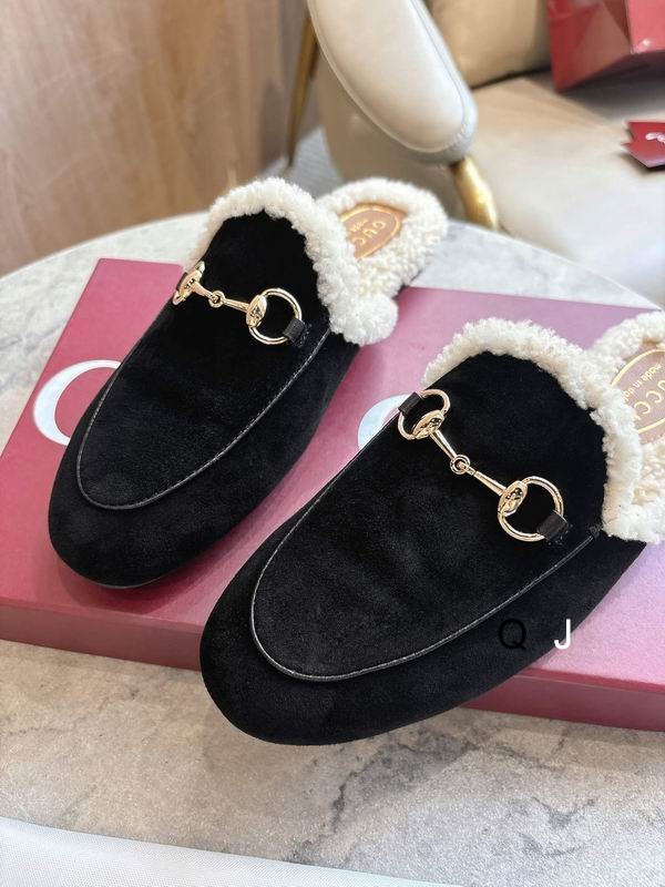 Gucci sz35 40 J110607 2720915 Gucci sz35 40 J110607 2720915