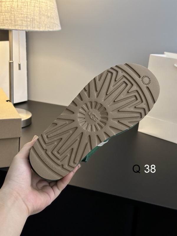 UGG sz35 40 LY1103 05 2720388 UGG sz35 40 LY1103 05 2720388