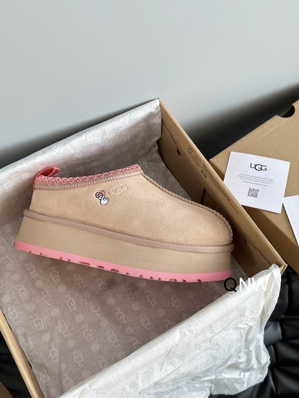 UGG sz35 40 N110 03 2720449 UGG sz35 40 N110 03 2720449