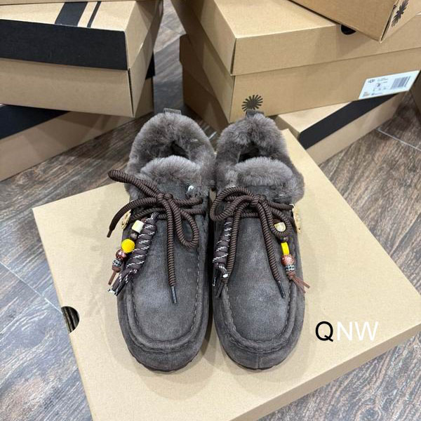 UGG sz35 40 N110901 2720480 UGG sz35 40 N110901 2720480