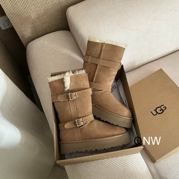 UGG sz35 40 N111302 2720508 UGG sz35 40 N111302 2720508