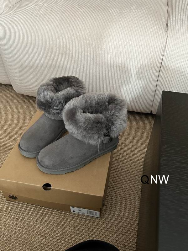 UGG sz35 40 N111408 2720519 UGG sz35 40 N111408 2720519