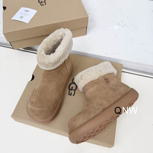 UGG sz35 40 N1127 02 2720573 UGG sz35 40 N1127 02 2720573