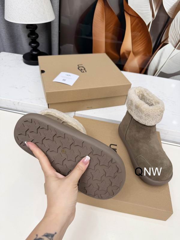 UGG sz35 40 N1127 18 2720557 UGG sz35 40 N1127 18 2720557