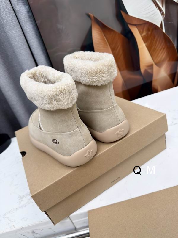 UGG sz35 40 QM1106 04 2715274 UGG sz35 40 QM1106 04 2715274