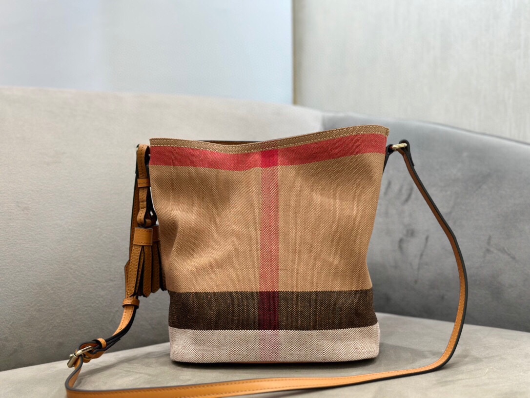 9361 24.5x17cm HQ (1) 1990993 9361 24.5x17cm HQ (1) 1990993