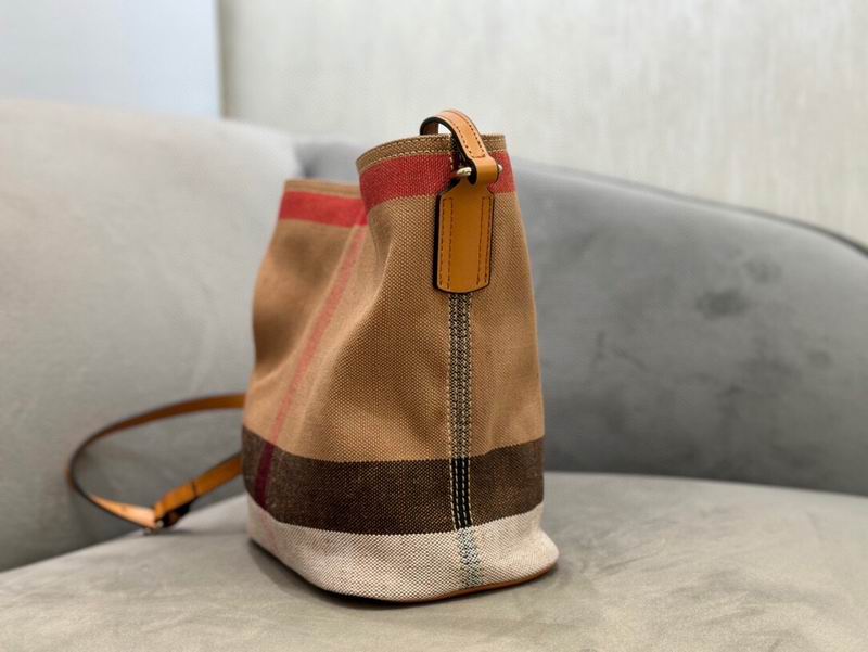 9361 24.5x17cm HQ (3) 1990991 9361 24.5x17cm HQ (3) 1990991