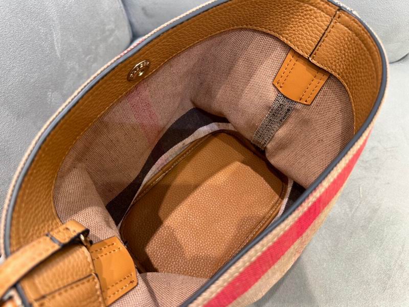 9361 24.5x17cm HQ (4) 1990990 9361 24.5x17cm HQ (4) 1990990