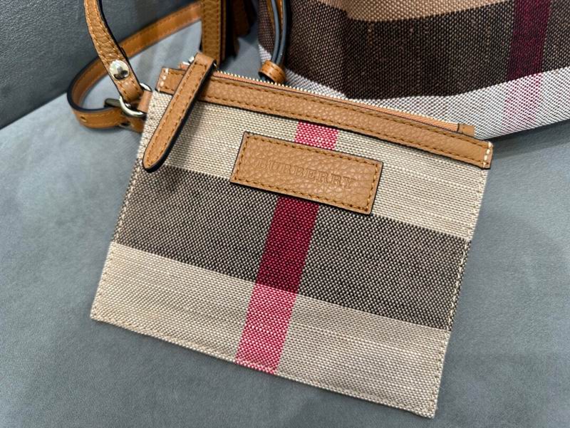 9361 24.5x17cm HQ (6) 1990988 9361 24.5x17cm HQ (6) 1990988