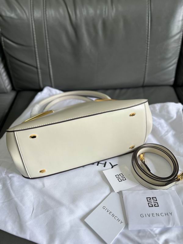 BB515JB2CN 28x12.5x17cm YT (13) 1994043 BB515JB2CN 28x12.5x17cm YT (13) 1994043