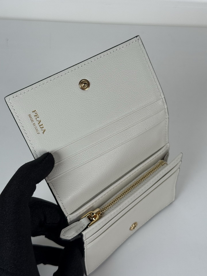 Prada 1MV021 11 2x8 5cm AP8 1992618 Prada 1MV021 11 2x8 5cm AP8 1992618