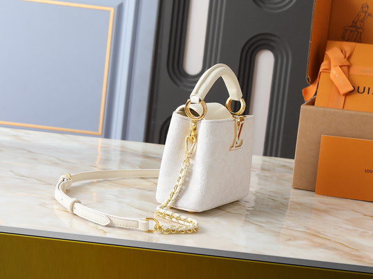 Cap M14389 27x18x9cm ss12 2008580 Cap M14389 27x18x9cm ss12 2008580