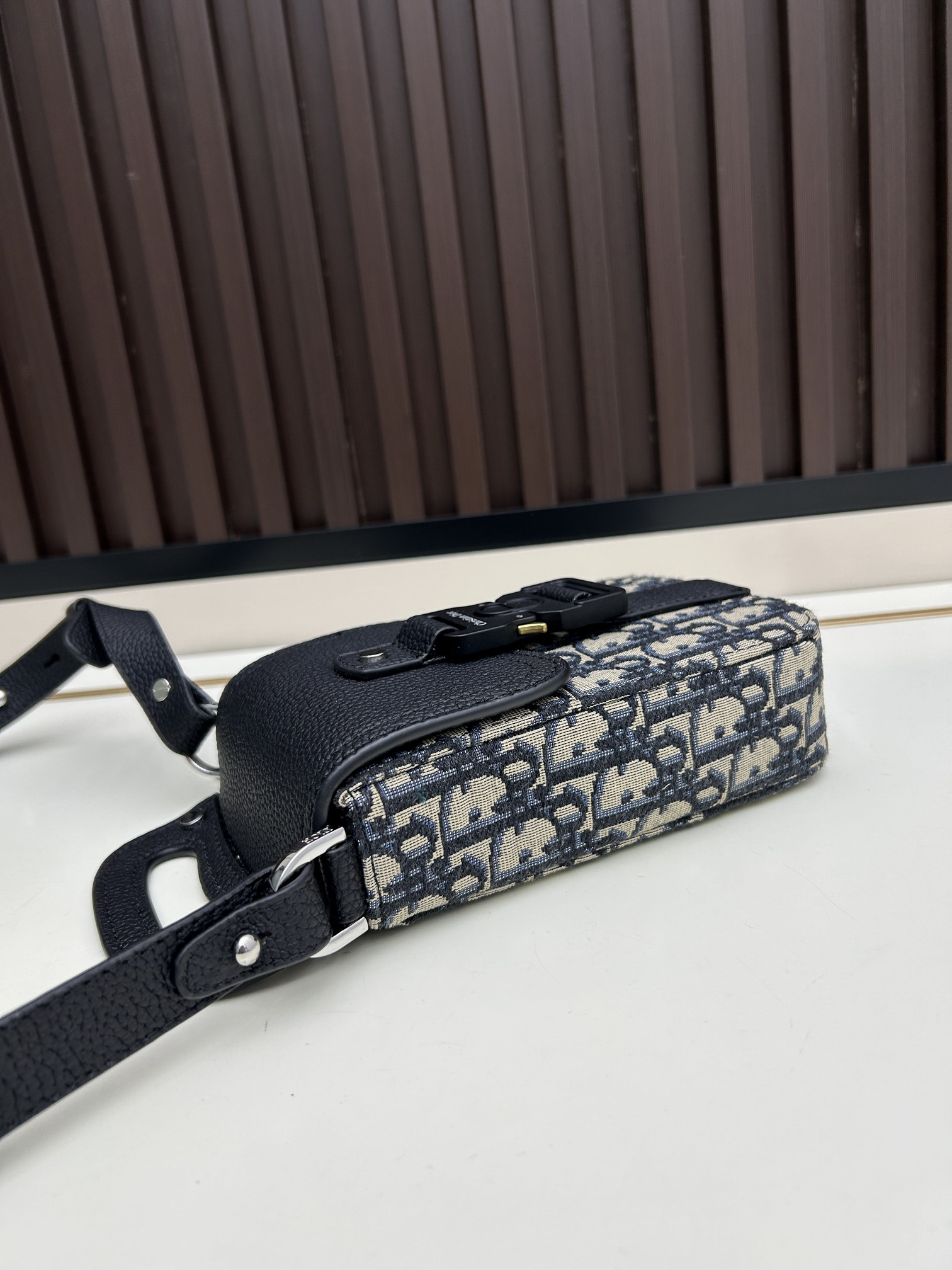 Dior 9042 11x18x3 2cm jj4 2007895 Dior 9042 11x18x3 2cm jj4 2007895