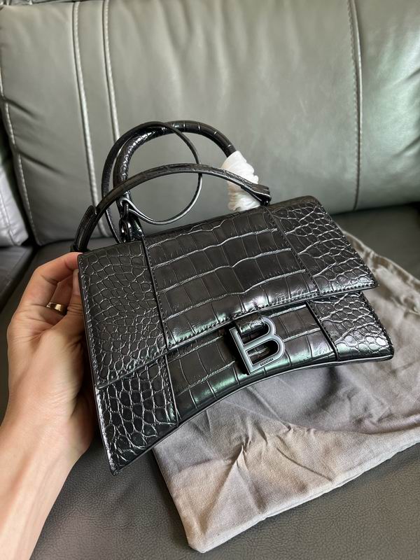 Hourglass M14x10x23cm S13x8x19cm YT (1) 1994596 Hourglass M14x10x23cm S13x8x19cm YT (1) 1994596