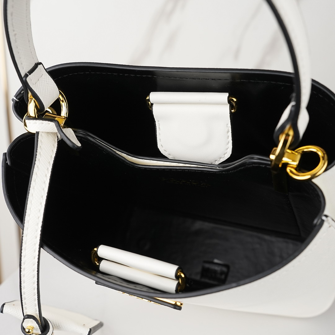 Prada 23x23x13cm jj7 2011331 Prada 23x23x13cm jj7 2011331