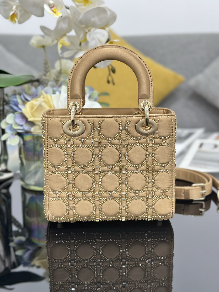 Dior Lady M0538 20x16 5x8cm yz12 2011547 Dior Lady M0538 20x16 5x8cm yz12 2011547