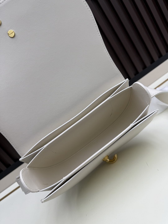 Bur 1H8936 24x20 5x8cm ss17 2013143 Bur 1H8936 24x20 5x8cm ss17 2013143